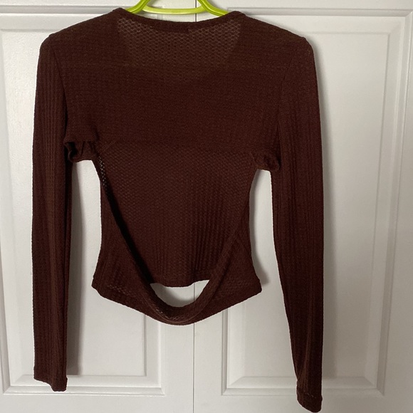 Long sleeve open back shirt. Size XS. Shein. - Picture 2 of 3